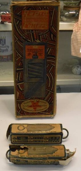 lot 7018 image: antique slaw and vegetable cutter cake froster