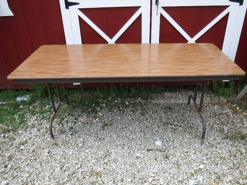 lot 7026 image: 6 ft table