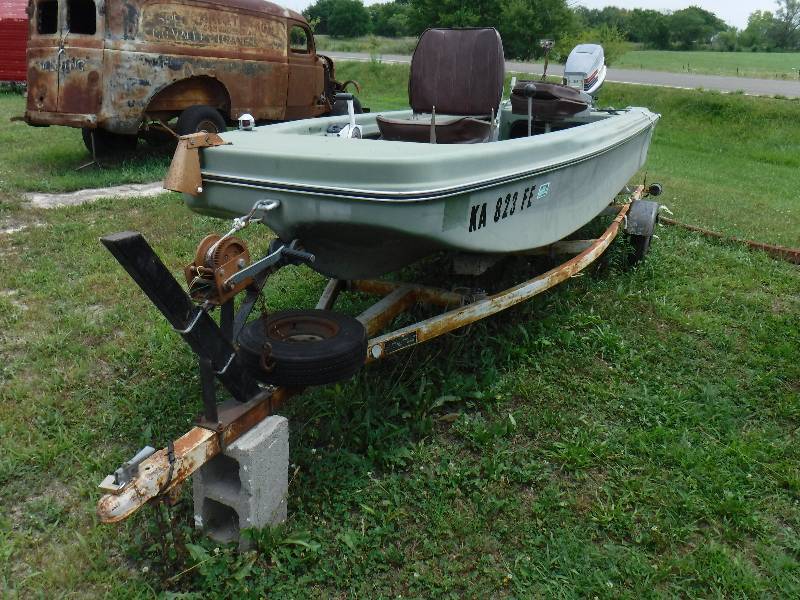 lot 7033 image: gold line fishing boat 50 hp evinrude