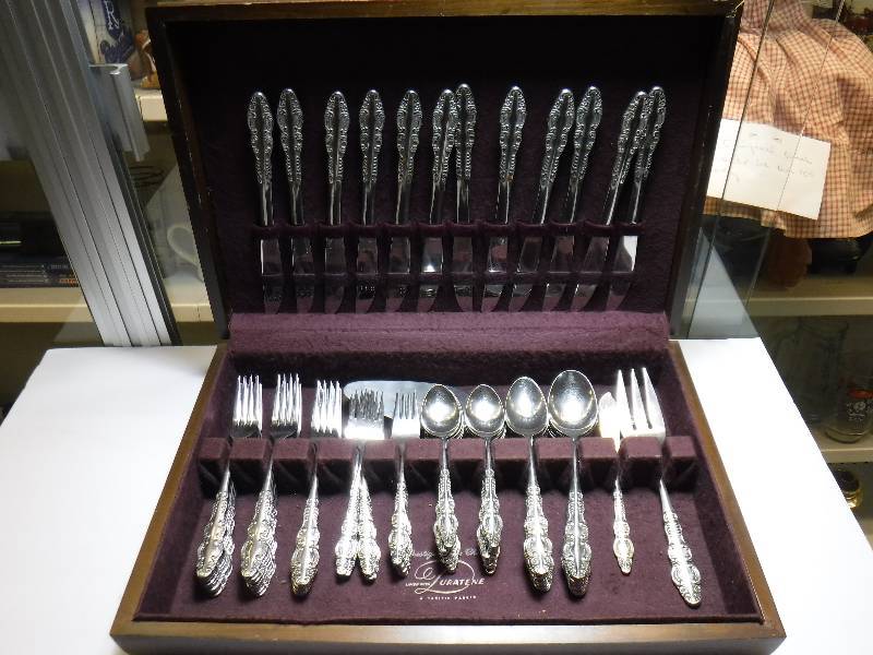 lot 7038 image: Antique Baroque  Flatware