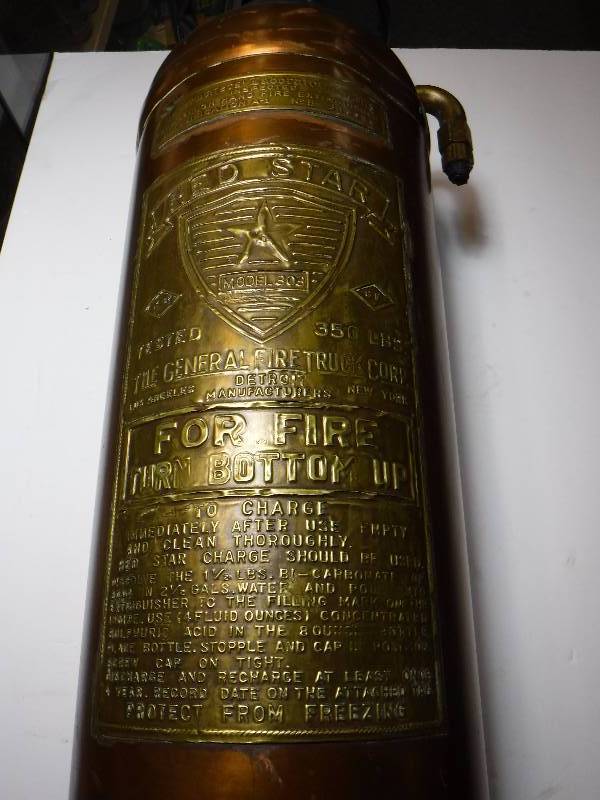 lot 7040 image: red star fire extinguisher