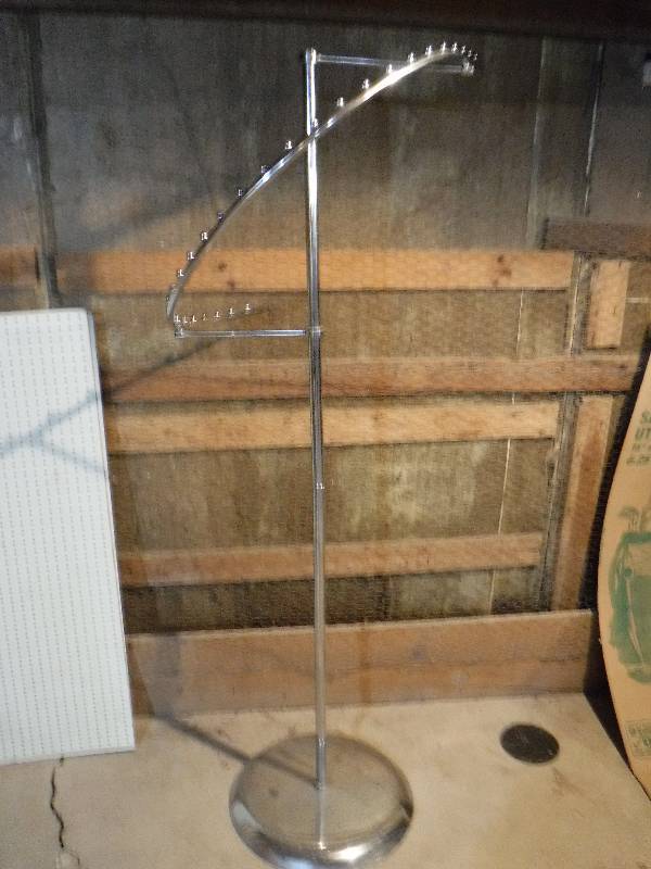 lot 7061 image: clothes display rack