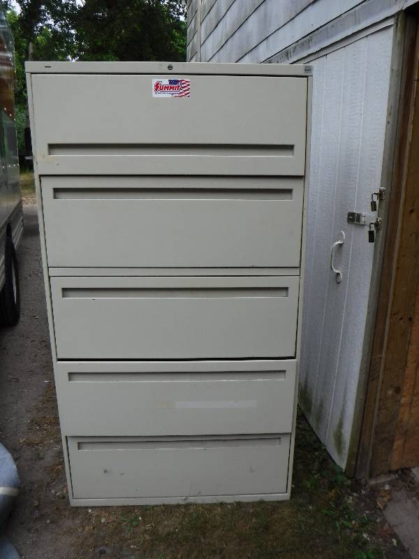 lot 7072 image: metal file cabinet