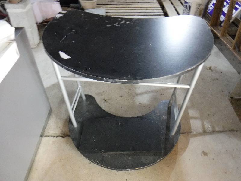 lot 7076 image: small cart on wheels