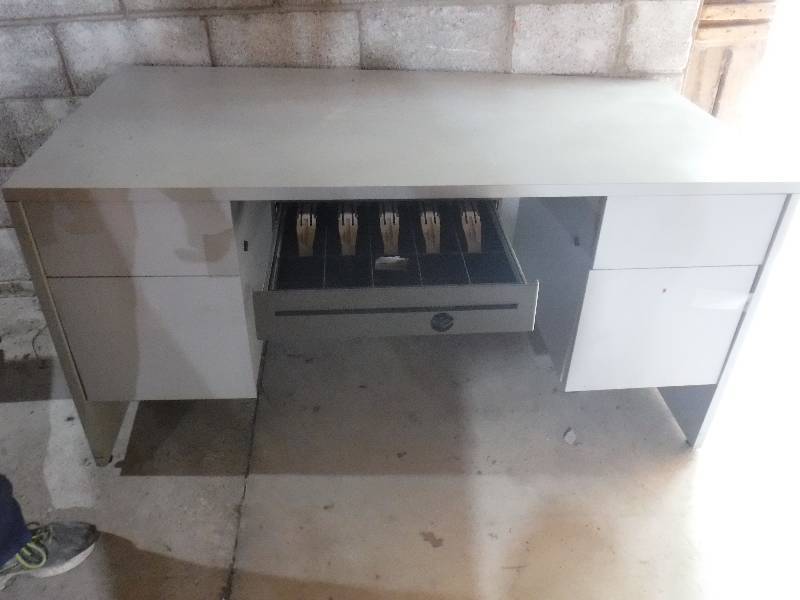 lot 7080 image: desk with cash drawer