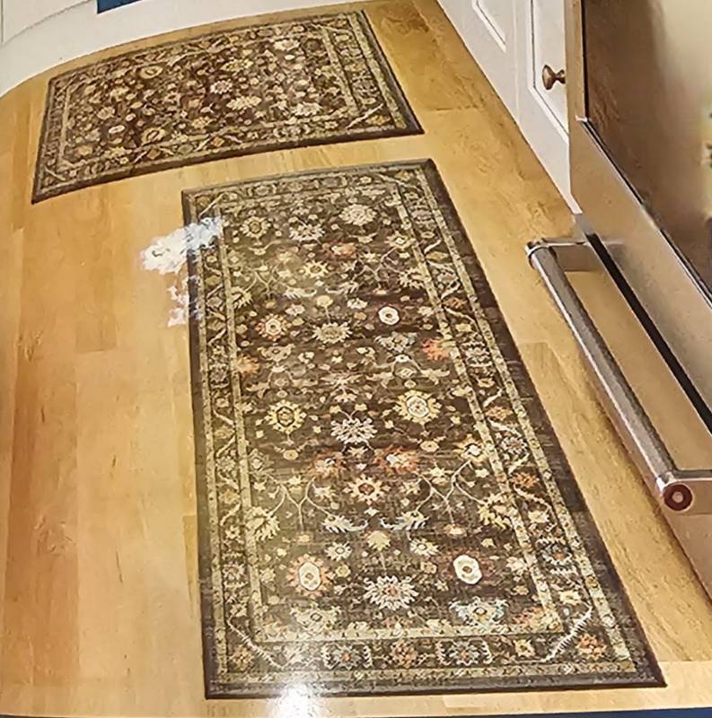 lot 19878 image: Thomasville Gertmenian 2-Piece Comfort Mat Set