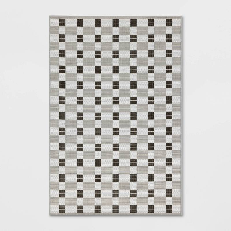 lot 19900 image: 311x55 Checkered Rectangular Indoor Outdoor Area Rug Black - Room Essentials��