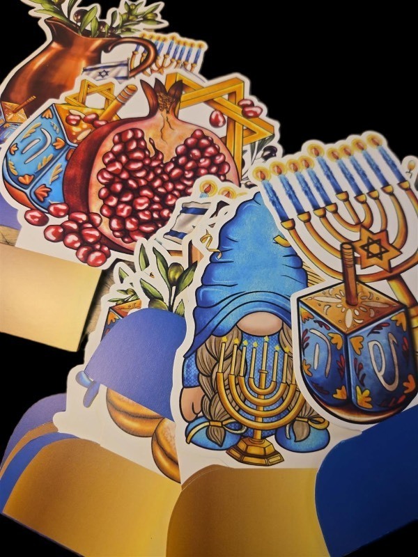 lot 1194557 image: Qpout 9 Pieces Hanukkah Table Decorations Set, Hanukkah Decorations Honeycomb Paper Centerpieces Perfect for Chanukah Decorations Dinner Chanukkah Themed Holiday Home Party Supplies - Retail $8