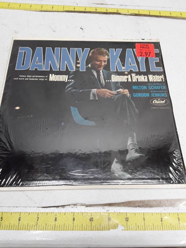 lot 33324 image: Danny Kaye - Mommy... Gimme A Drinka Water Vinyl LP