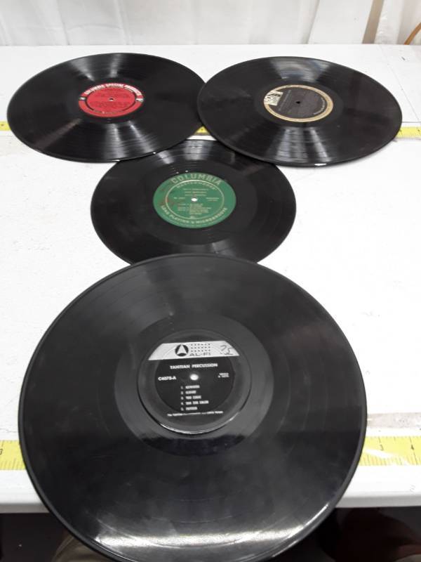 lot 33338 image: Vintage Vinyl Record Collection - Mixed Labels, no covers