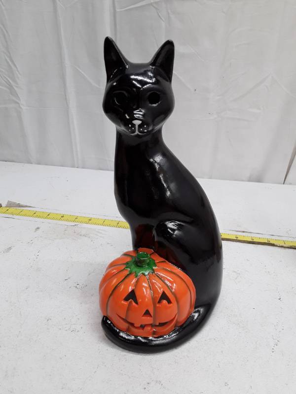 lot 33352 image: Vintage Halloween Black Cat with Pumpkin Decoration Tea Light