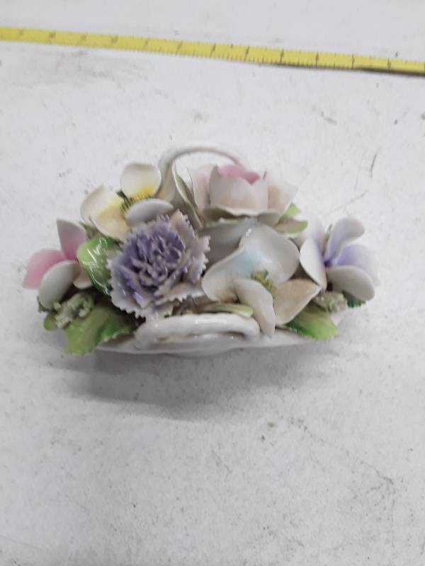 lot 33367 image: Vintage Leftons Porcelain Floral Basket