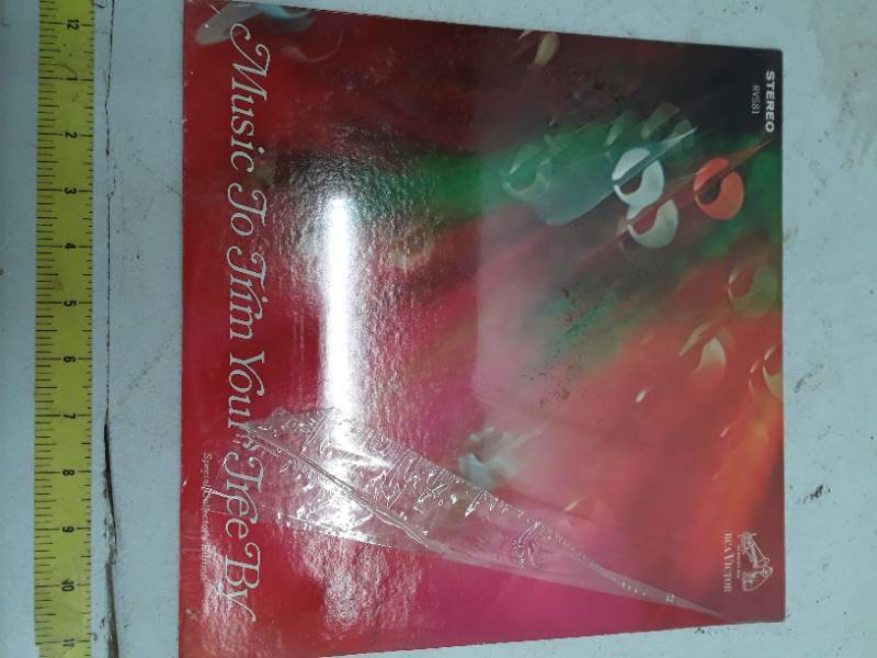 lot 33369 image: Music To Trim Your Tree By - RCA Victor Christmas Vinyl LP