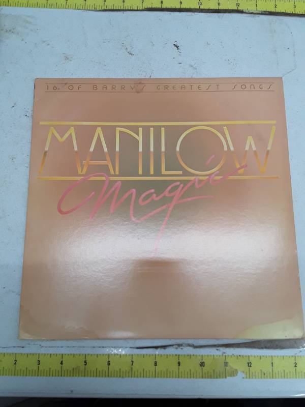 lot 33379 image: Barry Manilow - Manilow Magic Greatest Hits Vinyl LP
