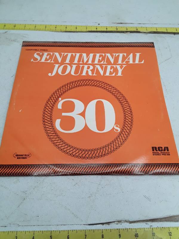 lot 33403 image: Vintage Sentimental Journey 30s & 40s RCA Victor Vinyl Records Set