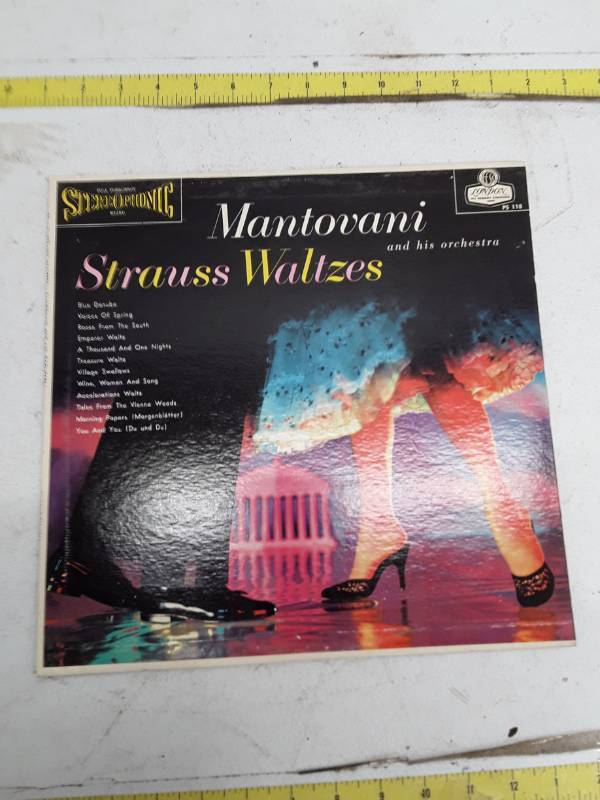 lot 33422 image: Mantovani - Strauss Waltzes Vinyl LP