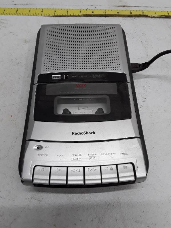 lot 33233 image: RadioShack CTR-121 VOX Cassette Recorder, does not power on