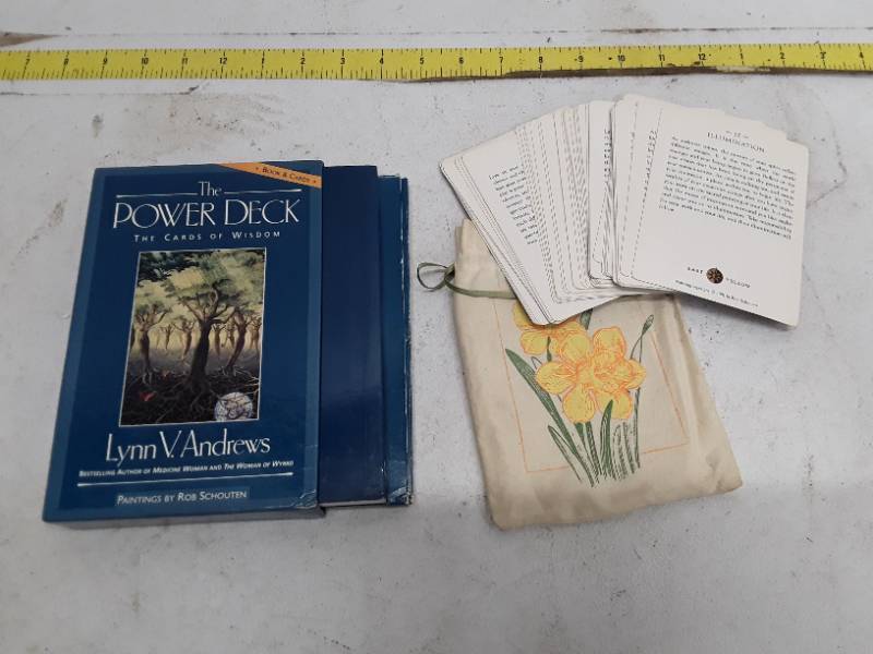 lot 33280 image: The Power Deck The Cards of Wisdom by Lynn V. Andrews