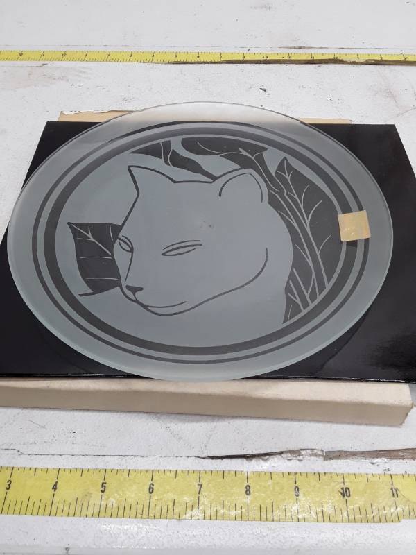 lot 33282 image: Vintage Crowning Touch Calla Lily Glass Plate