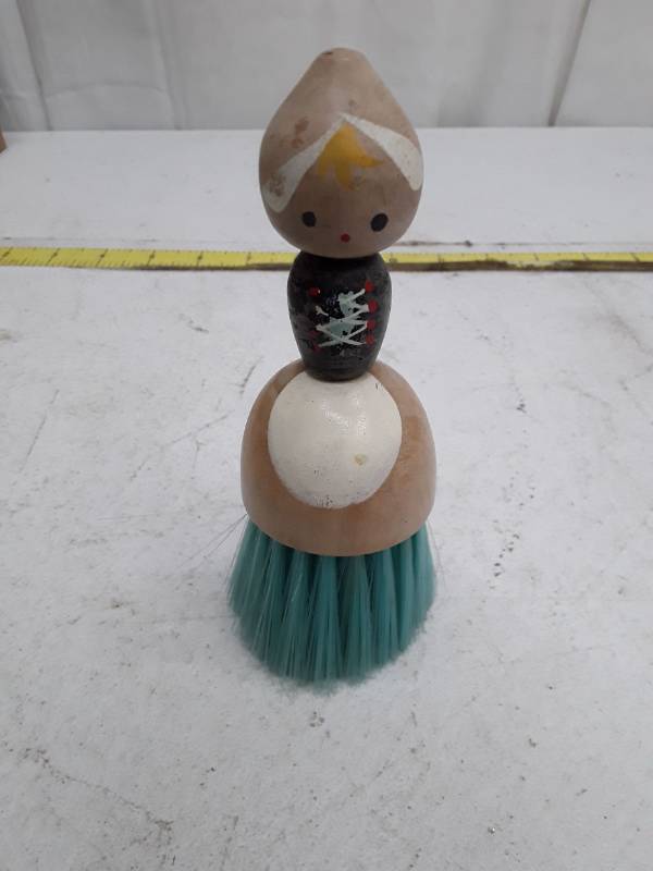 lot 33307 image: Vintage Japanese Kokeshi Doll Brush