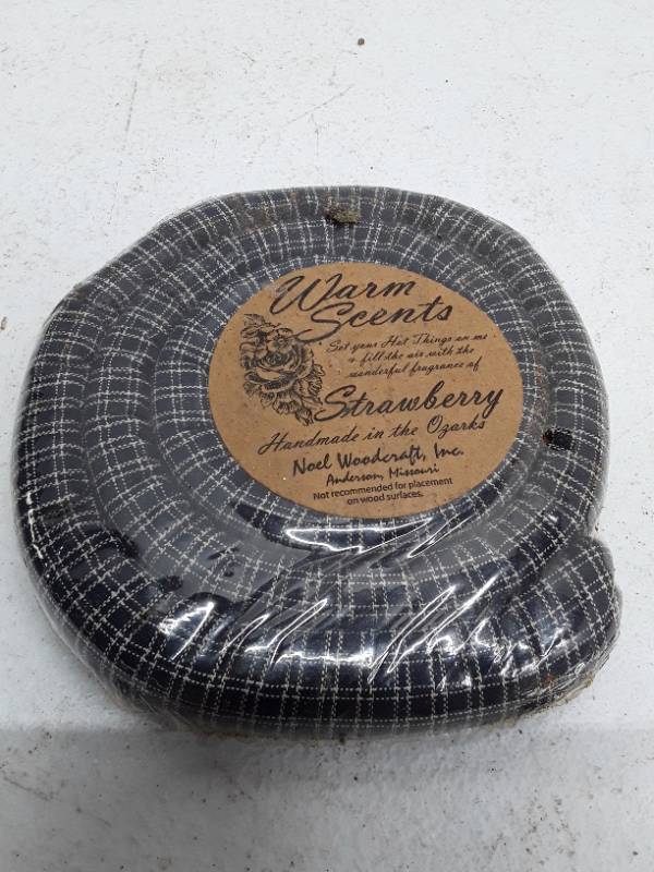lot 32696 image: Warm Scents, Strawberry