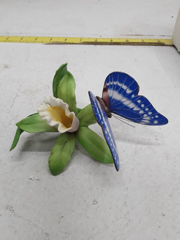 lot 32721 image: Rain Forest Dazzler Natures Beautiful Butterflies Limited Edition Fine Porcelain Figurine