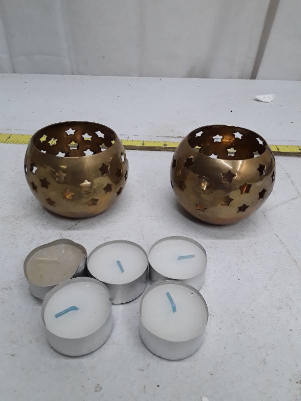 lot 32726 image: Bronze Star Pattern Candle Holders with Tea Lights