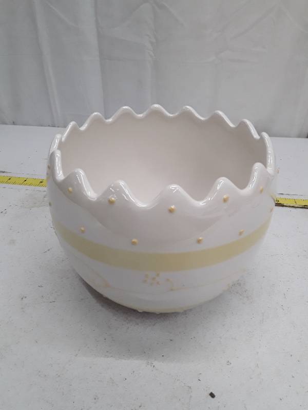 lot 32826 image: Target White Ceramic Decorative Bowl with Scalloped Edge