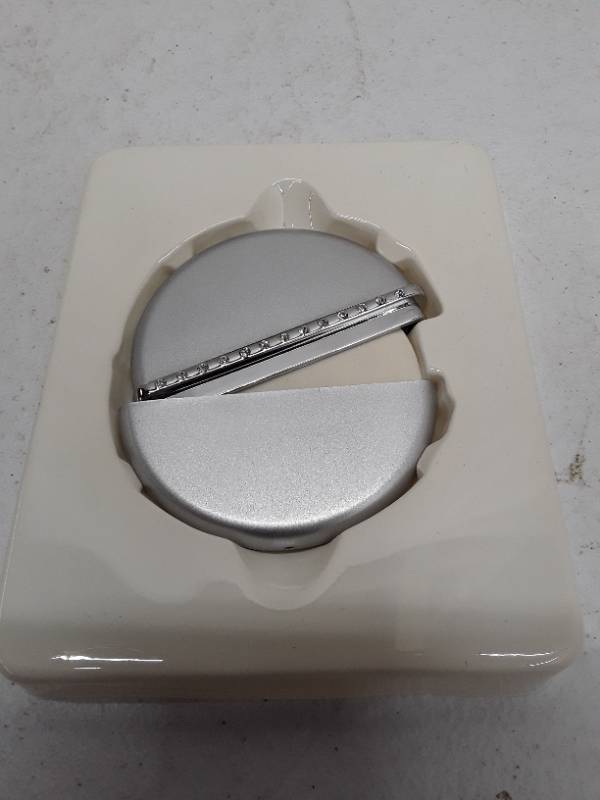 lot 32864 image: Jeweled Lifetime Ceramic Nail File