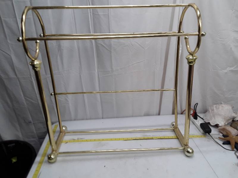lot 33068 image: Brass Towel Rack Stand with Multiple Rails
