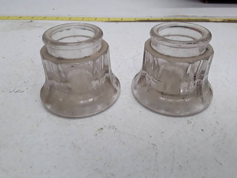 lot 33093 image: Clear Glass Insulator Pair