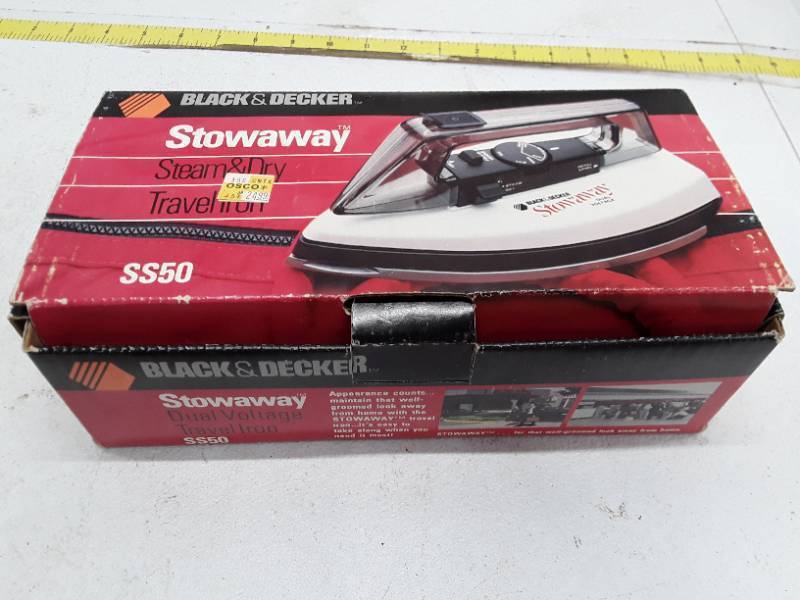 lot 33095 image: Black & Decker Stowaway Dual Voltage Ss50 Steam & Dry Travel Iron Bag & Adapter