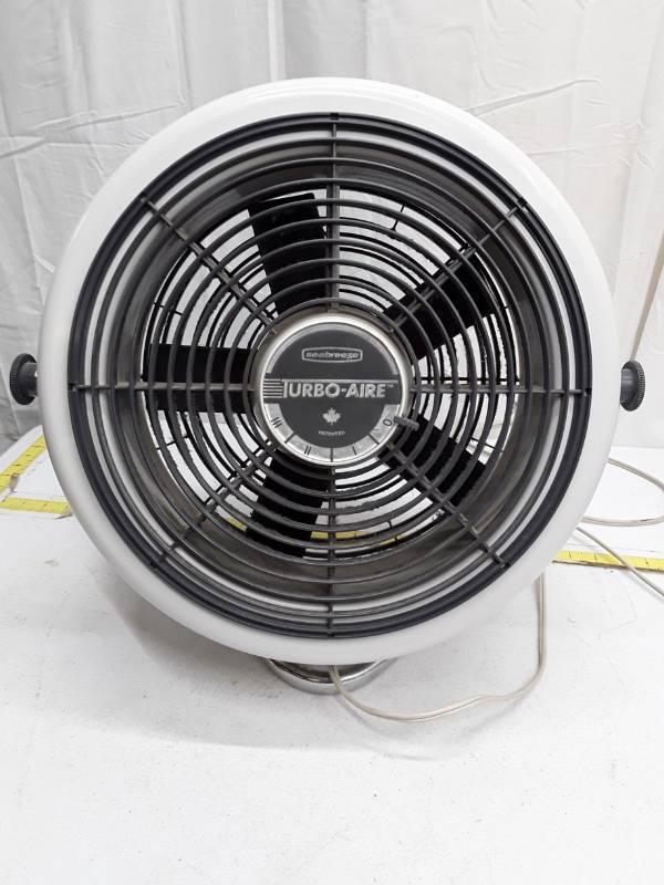lot 33206 image: Seabreeze Turbo-Aire Electric Fan, Does not power On
