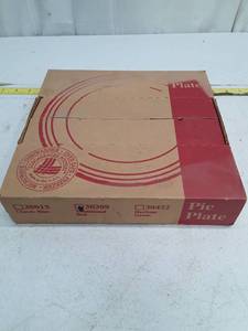lot 33475 image: Longaberger Traditional Red Pie Plate