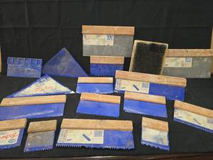 lot 1526 image: Vintage Artex Combination Texture Combs Set