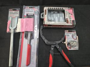 lot 1541 image: Performance Tool Automotive Brake Service Kit