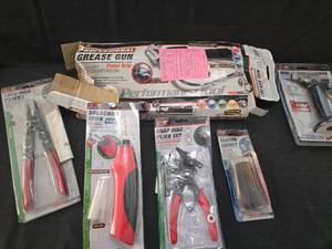 lot 1543 image: Professional Automotive Tool Set Bundle