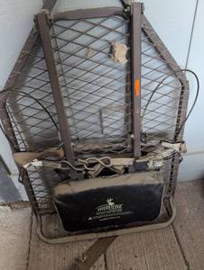 lot 611 image: Used Rivers Edge Tree Stand Model #59116