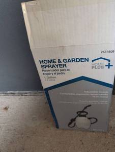 lot 614 image: Home Plus 1-Gallon Garden Sprayer