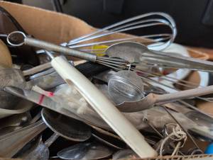 lot 618 image: Vintage Kitchen Utensil Collection Lot