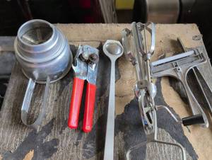 lot 621 image: Vintage Kitchen Utensil Collection