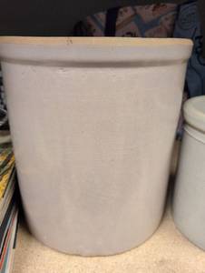 lot 646 image: Vintage Stoneware Crock Trio