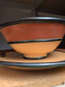 lot 650 image: Vintage Art Deco Large Ceramic Bowl and Plate Set