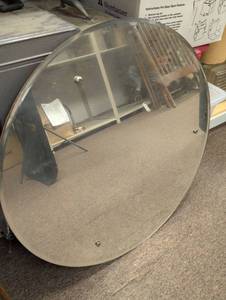 lot 653 image: Vintage Oval Wall Mirror