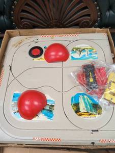lot 654 image: Vintage Sears Trans America Road Rallye Racing Game