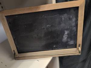 lot 679 image: Wooden Wall Mounted Chalk board with hanger