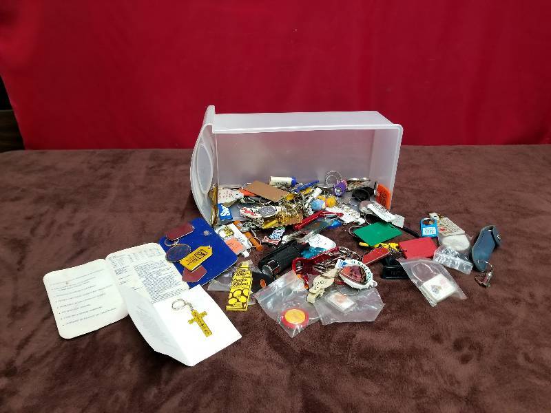 lot 7784 image: Collectible Keychain Lot