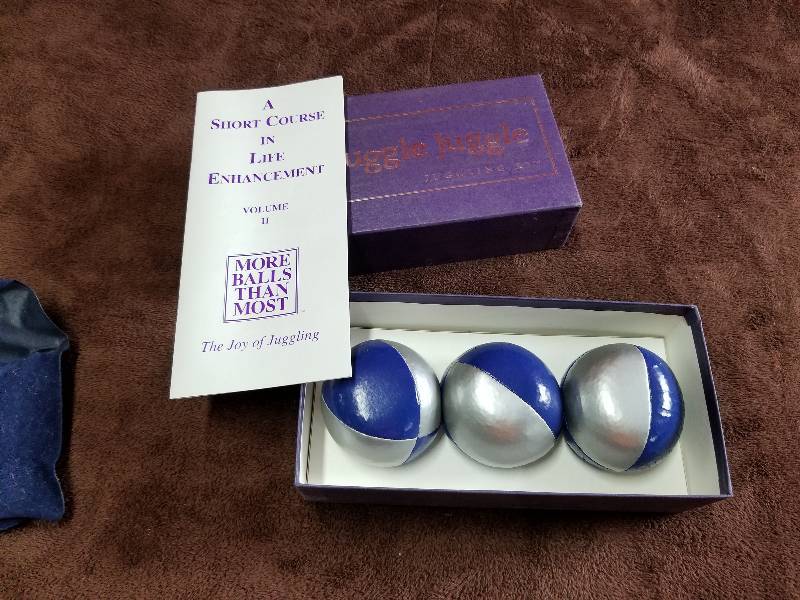 lot 7792 image: No Struggle Juggle & Tarot Cards