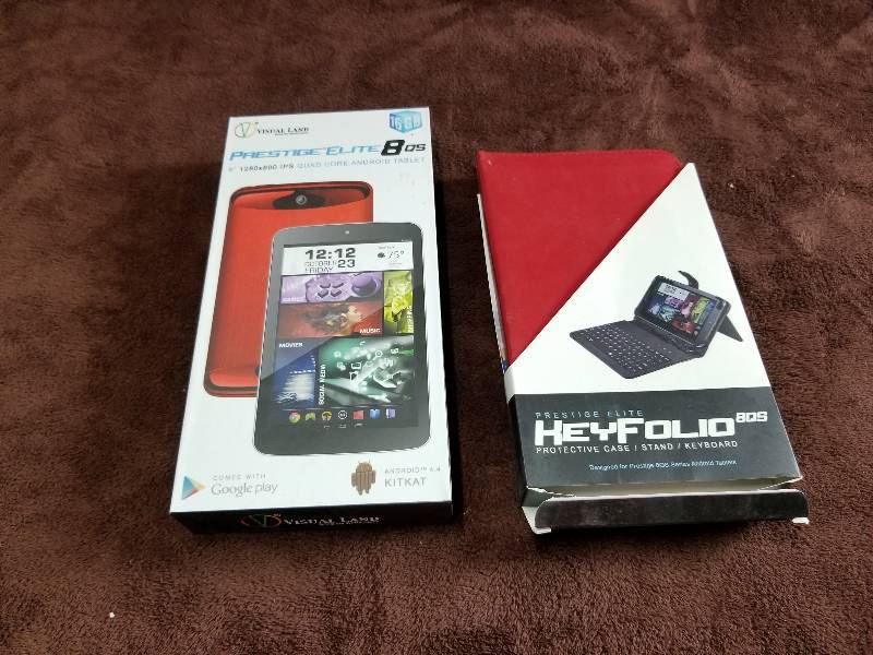 lot 7796 image: 8 Tablet  and Protective Case