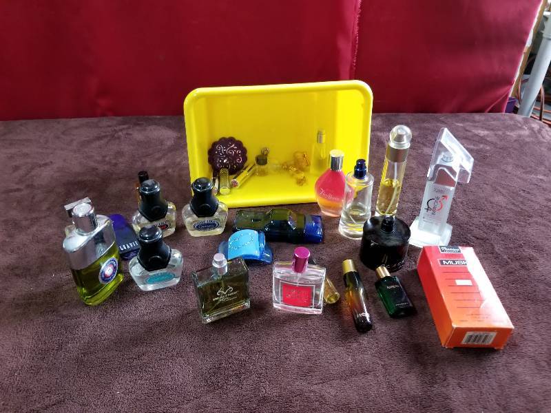 lot 7839 image: Lot of Perfumes and Colognes